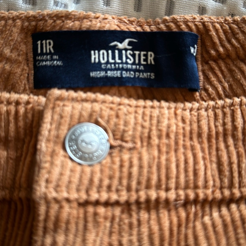 Hollister juniors women’s high-rise Dad pants in rust color size 11 regular